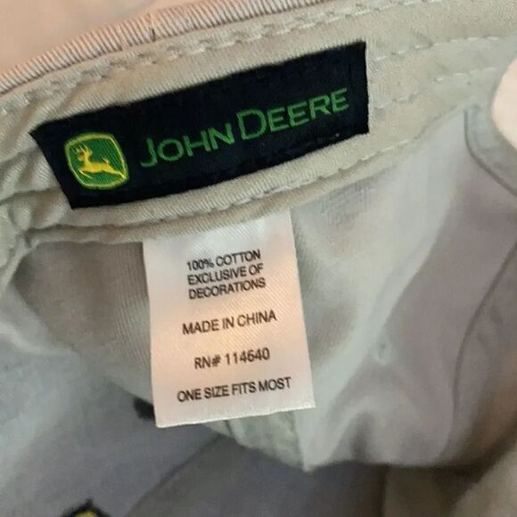 John Deere hat Never worn - Picture 3 of 3